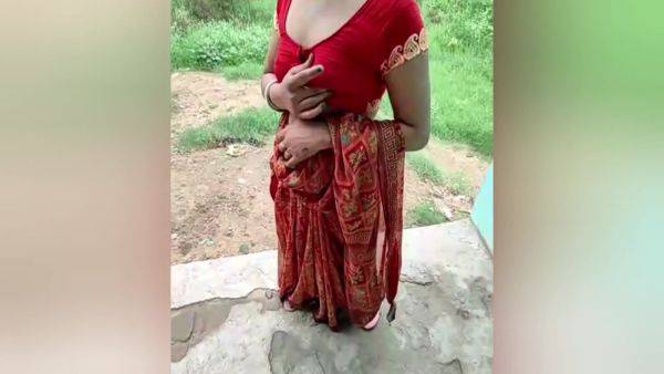 Village Bhabhi Cheating Sex With Her Neighbour Devar - Morning Sex - desi-porntube.com - India on gratisflix.com