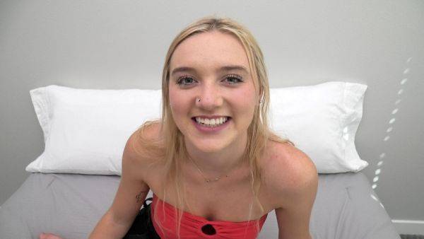 This blonde teen is cute and brand new to porn - hclips.com - Usa on gratisflix.com