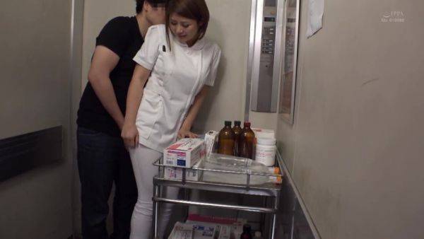 02H0523-Busty Mature Nurse in Skinny Pants Fucked in the Elevator - senzuri.tube on gratisflix.com