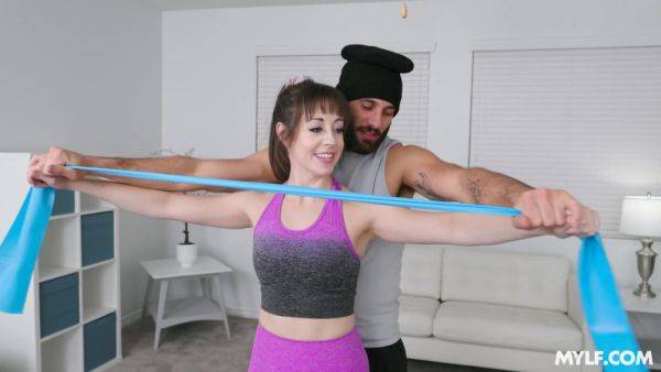 Superb wife fucked by her personal trainer and juiced like a whore - xbabe.com on gratisflix.com