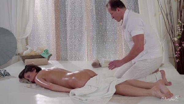 Big-breasted European Anabell enjoys anal sex and pussy filling from masseur Georges - xxxfiles.com on gratisflix.com