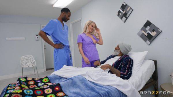 Nurse and her black colleague try anal - xbabe.com on gratisflix.com