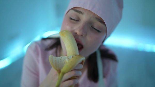 Young nurse and her banana - hclips.com on gratisflix.com