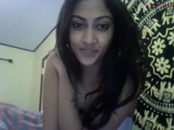 Hot Indian Girl On Her Webcam! (part 1) - upornia.com - India on gratisflix.com