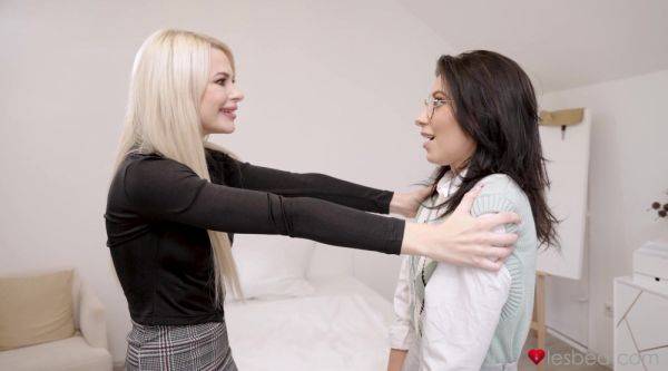 Brunette vs Blonde: Shy Nerdy Teen Turns To Hot Lesbian - Lilly Bella - xhand.com - Czech Republic on gratisflix.com