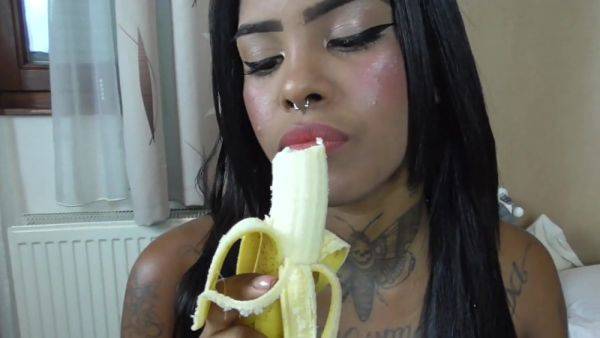 Ebony Teen Banana Eating - SoloAustria - hotmovs.com on gratisflix.com