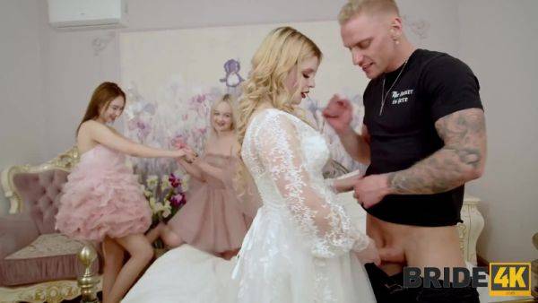 Bridesmaids and braid found out that the groom is cheating, so they fucked a best man in a FFFM - anysex.com - Russia on gratisflix.com