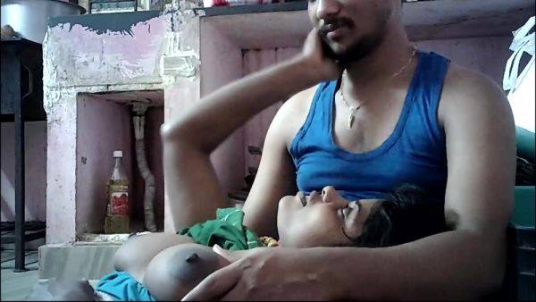 Indian House Wife Big Boobs Natural Tits - desi-porntube.com - India on gratisflix.com