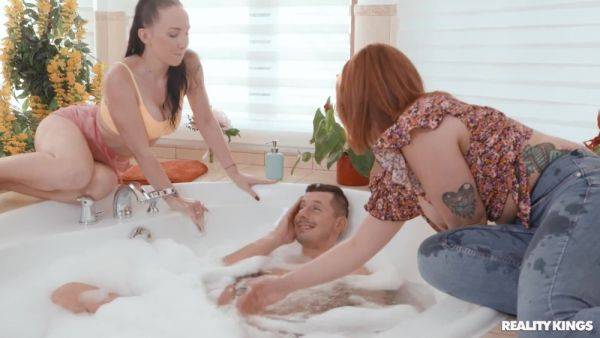 Threesome bath fuck with yoga sex poses after - anysex.com on gratisflix.com