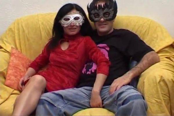 Couple With Mask Has Sex In Front A Camera 22 Min - hclips.com on gratisflix.com