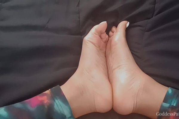 Dose Of My Sexy Feet - hclips.com on gratisflix.com