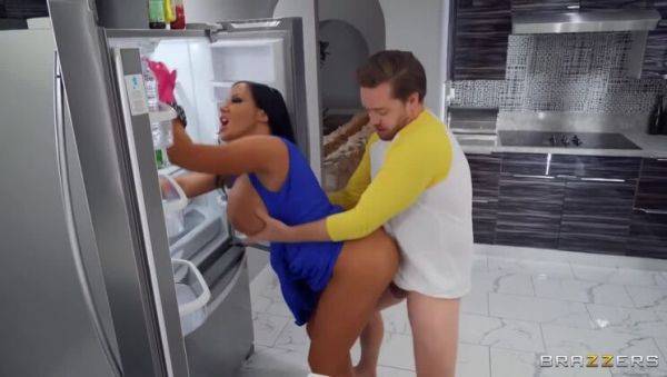 Kyle Mason and Sybil Stallone: Playtime during Kitchen Tasks with Big Tits & Big Ass MILF - xxxfiles.com on gratisflix.com
