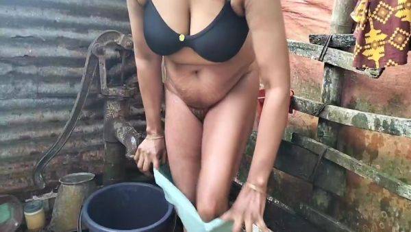 Beautiful Girl Is Taking Bath Completely Naked, Rupali Rupali - desi-porntube.com on gratisflix.com