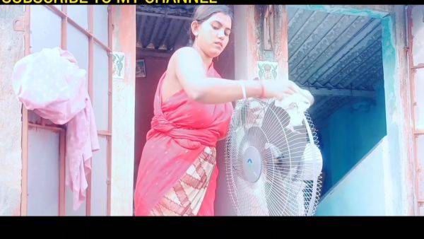 Desi Village Bhabhi In Bathroom (cheating Wife Amateur Homemade Wife Tamil 18 Year Old Indian Unc - desi-porntube.com - India on gratisflix.com