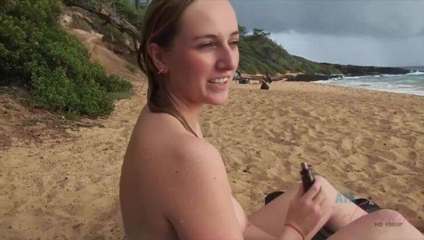 Kate England: a perfect fit for the nude beach - veryfreeporn.com on gratisflix.com