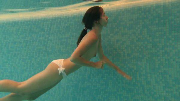 Russian Tiny Pornstar Swimming Nude - Irina Russaka - videomanysex.com - Russia on gratisflix.com
