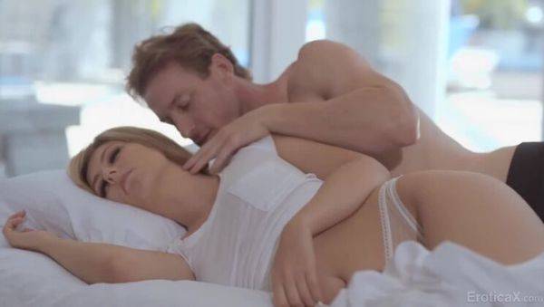 Daphne Dare & Ryan Mclane: Stay in Bed All Day - veryfreeporn.com on gratisflix.com