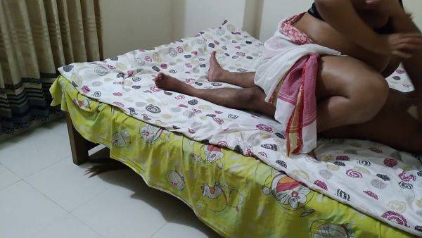 Hot Milf In Desi Hot Stepmom Shares Bed With Stepson! - upornia.com on gratisflix.com