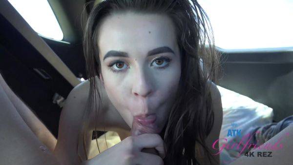 Slender babe combines blowjob with foot fetish in backseat POV - xbabe.com on gratisflix.com