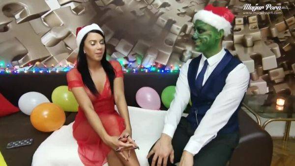 Daniella Derusky & Mugur: The Grinch X-Rated Spoof (2021) - xxxfiles.com - Hungary on gratisflix.com