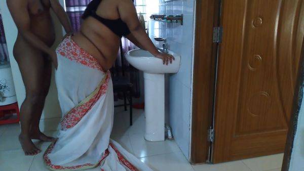 Indian Desi Milf Stepmom Fucked By Stepson In Hotel - desi-porntube.com - India on gratisflix.com