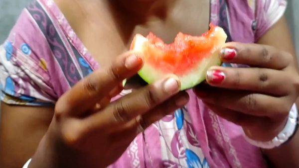 Water Mellon Housewife Watermelon Bali Bhabi!! Tormuj Khiye Boudi Ke Chud Lam - desi-porntube.com - India on gratisflix.com