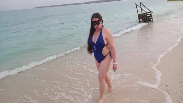 Latina Slut Wife Walking On The Beach Meets Safado And Has Sex With Him Without Condom 2 - desi-porntube.com - India on gratisflix.com