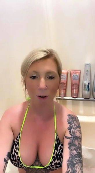 Blonde MILF with Big Boobs Playing Cam Free Porn - drtuber.com on gratisflix.com