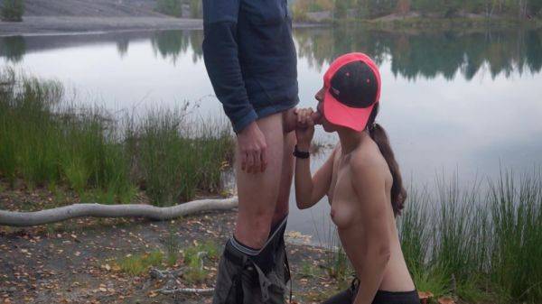 Brunette Outdoor Blowjob By The Lake 6 Min - Lazy Man And Lazy Woman - upornia.com on gratisflix.com