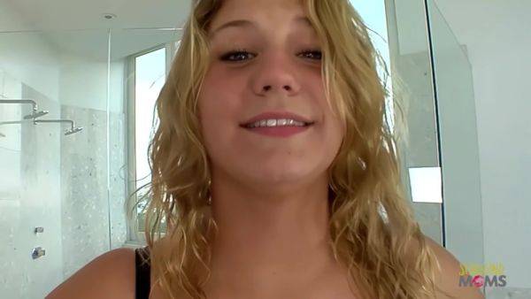 Big Boobs Blonde Girl Mounts Her Wet Vagina On A Hard Dick - videomanysex.com on gratisflix.com