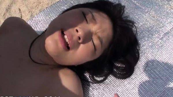 At the gorgeous beach, promiscuous Hina drenches up the - drtuber.com - Japan on gratisflix.com