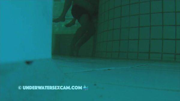 Underwater Sex With Swimming Trunks On Works - hclips.com on gratisflix.com