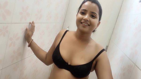 Bhabhi Bathroom Fakking - desi-porntube.com - India on gratisflix.com