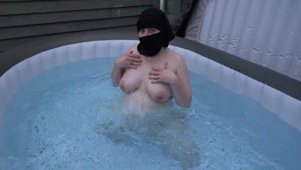In Niqab Getting Wet In The Hot Tub Showing Off Pussy Bum And Breasts - upornia.com - Britain on gratisflix.com
