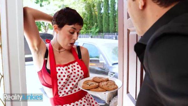 Sexy Housewife (Olive Glass) Mades Cookies For Her Neighbour But What She Really Wants Is His Cock - Reality Junkies - veryfreeporn.com on gratisflix.com