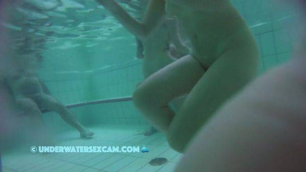 The Right Position For Underwater Sex On A Bench - hclips.com on gratisflix.com