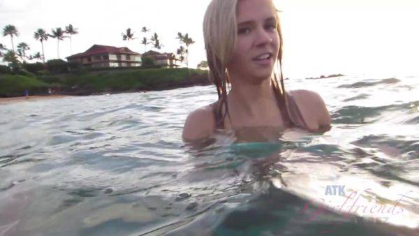 Virtual Vacation In Hawaii With Rachel James Part 1 - hotmovs.com - Usa on gratisflix.com