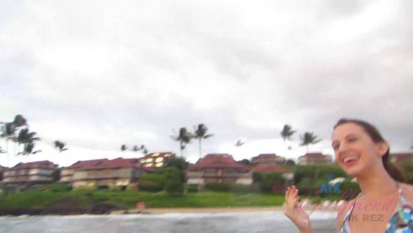 Virtual Vacation In Hawaii With Ashlynn Taylor Part 1 - hotmovs.com - Usa on gratisflix.com