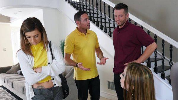 Thin girls swap stepdads in energized home foursome - xbabe.com on gratisflix.com