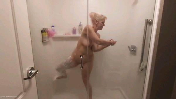 Shaving In The Shower - hclips.com - Usa on gratisflix.com