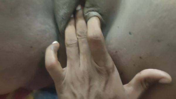 Mature Aunty Pussy Fingering - desi-porntube.com on gratisflix.com