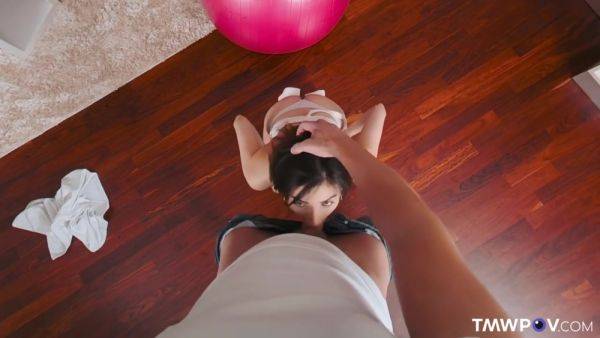 Workout For Her Pussy With Emily Pink - hotmovs.com on gratisflix.com