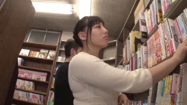 Japanese Babe having sex in bookstore - hotmovs.com - Japan on gratisflix.com