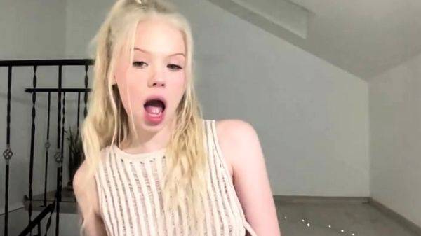 Blonde teen Sierras first erotic masturbation video - drtuber.com on gratisflix.com