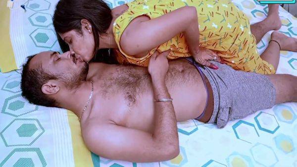 Hot Indian Couple Having Romantic Sex In Morning 12 Min - desi-porntube.com - India on gratisflix.com