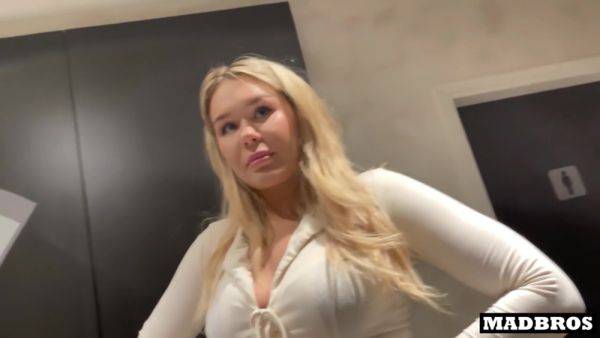 An English Manager Gets Fucked In The Toilets And Elevator During Her Work!!! - hclips.com - Britain on gratisflix.com