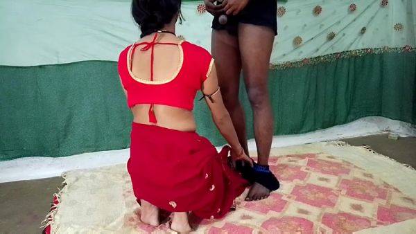 Devar Bhabhi In Padosan Bhabhi Ko Tange Chaudi Karke Choda Or Bhabhi Ko Khub Land Chuswaya Or Ki Land Se Hi Mang Bhar Di - desi-porntube.com on gratisflix.com